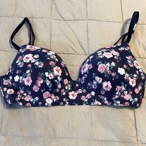NWT Navy/Pink Floral Incredible by Victoria’s Secret padded no-wire bra Size 32C